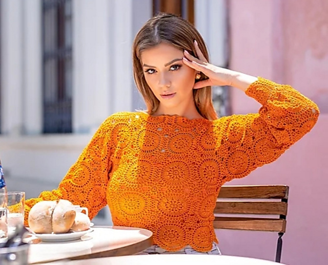 Ambar Cropped Top