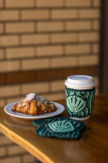 Latte Leaf Cup Cozy