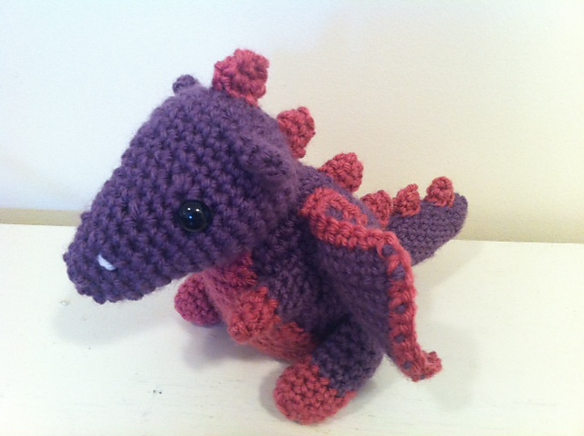 Little Curious Dragon