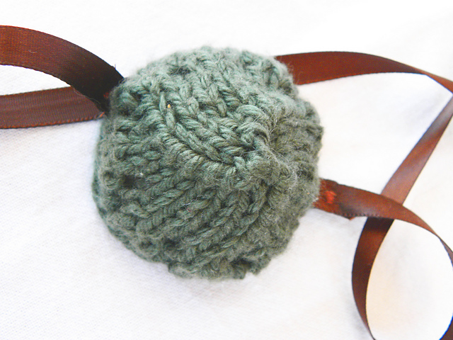 Nose Warmer With Ties