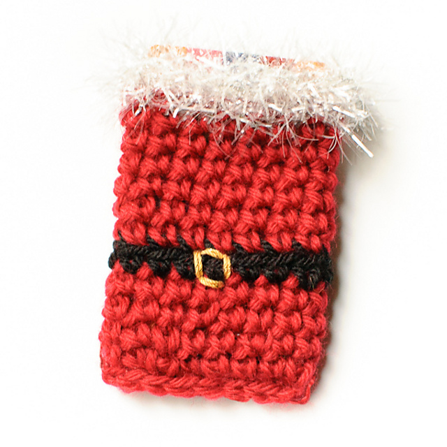 Ravelry Santa Gift Card Holder pattern by Kara Gunza