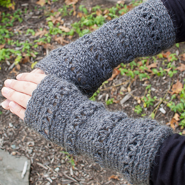 V-Stitch Wristwarmer