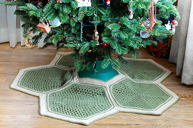 Granny Hexagon Tree Skirt