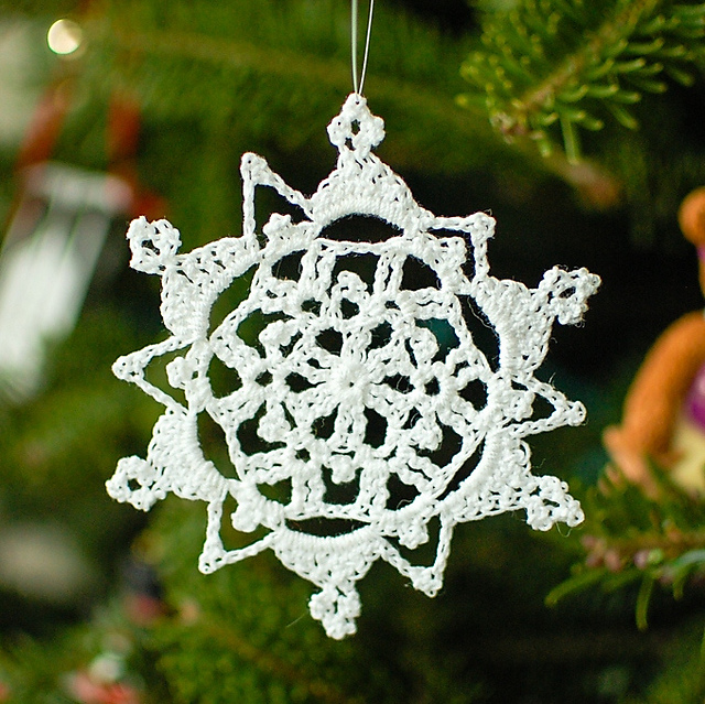 Pretty Picot Snowflake