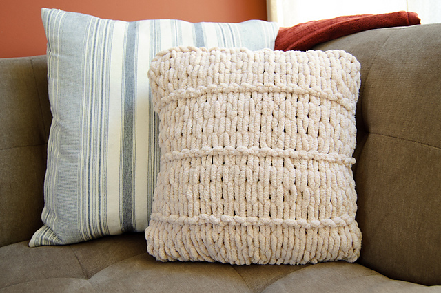 Loop Yarn Pillow