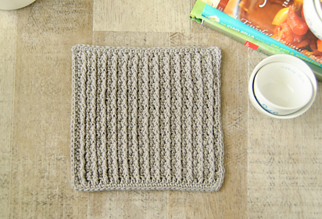 Cabled Columns Dishcloth