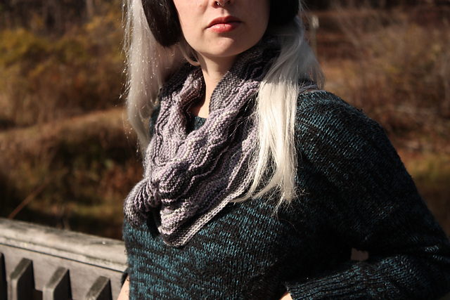 Enaila Cowl
