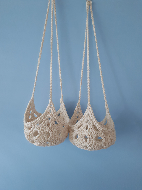 Andrea Plant Hanger