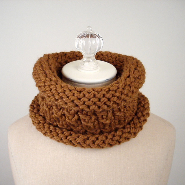 Nutmeg Cowl