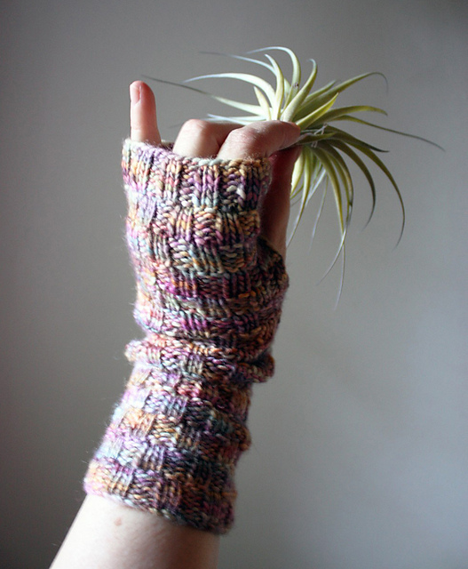 Cheques Fingerless Mitts