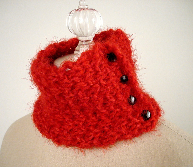 Soft Hearted Scarflette