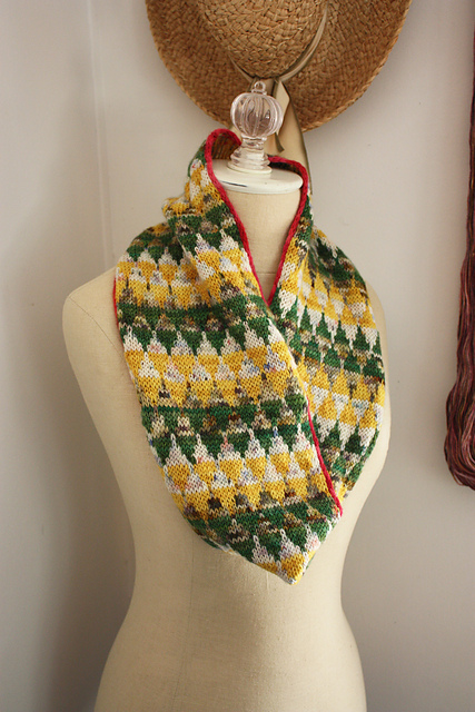Cair Paravel Infinity Scarf / Cowl