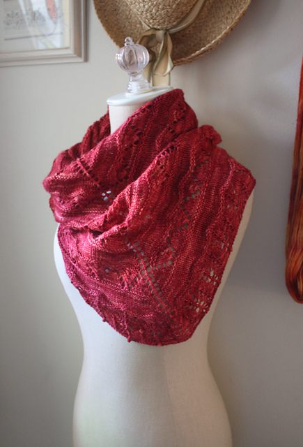 Joyeux Shawlette with Lace Edging