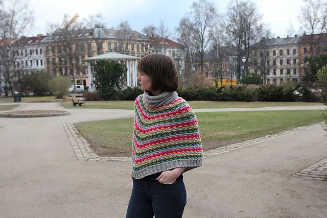Star poncho for grownups / Stjerneponcho