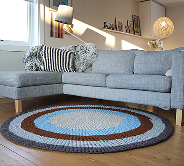 Round and round carpet / Rundt og rundt teppe