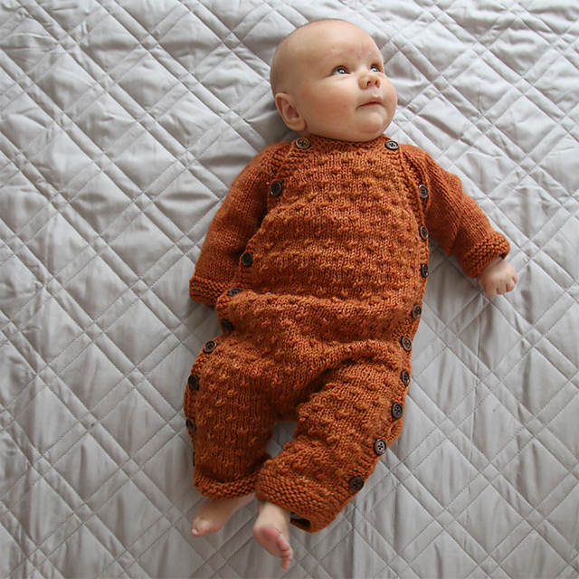 Tiny Baby Dots Suit / Smådottedress