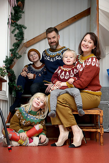Beyond X-mas Sweater / Mer enn julegenser