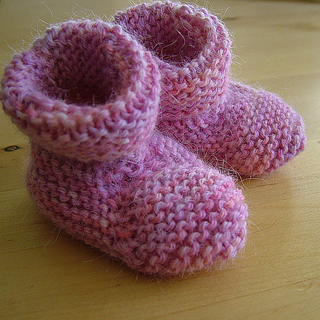 Ravelry: Bootees pattern by Elizabeth Zimmermann