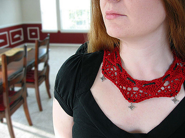Scallop Choker Necklace