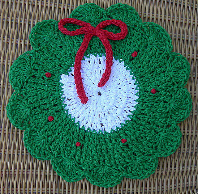 Christmas Wreath Dishcloth