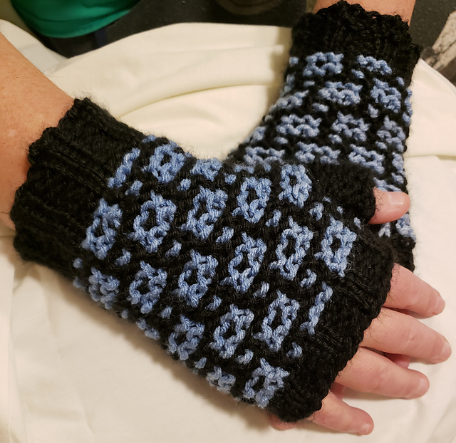Mosaic Gloves (for the loom)