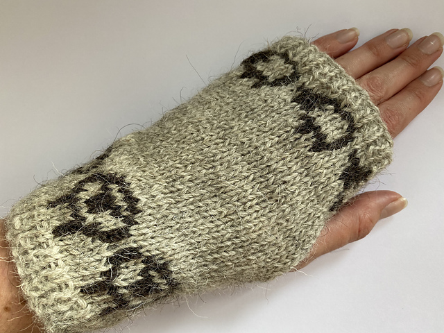 Baarilliant mitts