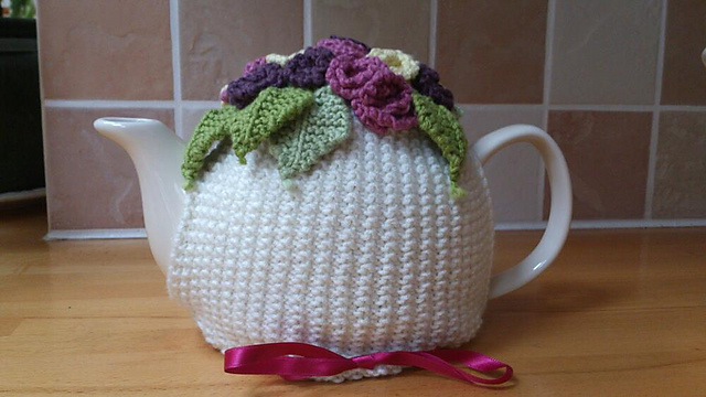 Just rosie tea cosy (March)