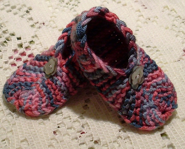 Scrap Yarn Baby Shoes