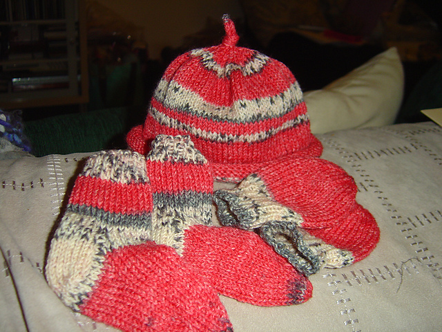 Baby Hat, socks and mitts