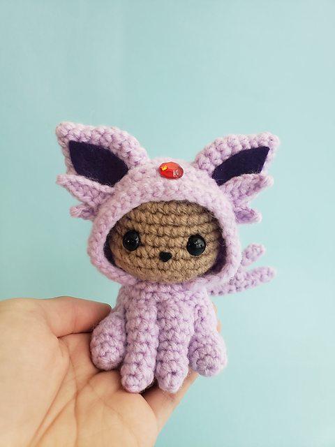 Pokemon: Eevee in Espeon Onesie / Kigurumi