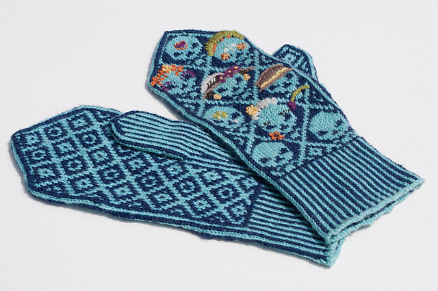 Calaveras Mittens