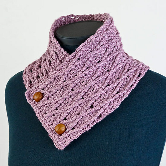 Diamond Lattice Neckwarmer