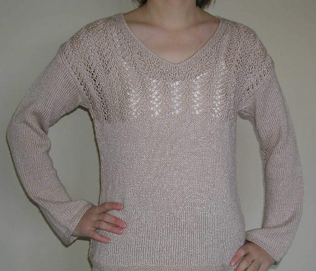 # 54 Pullover mit Ajourpasse