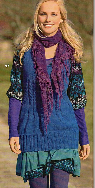 # 17 Blaues Long-Top
