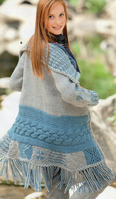 # 08 Cardigan au mélange de motifs avec franges