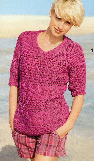 # 13 Pull fuchsia en motifs mélangés