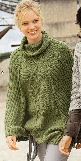 # 09 Grüner Poncho-Pulli