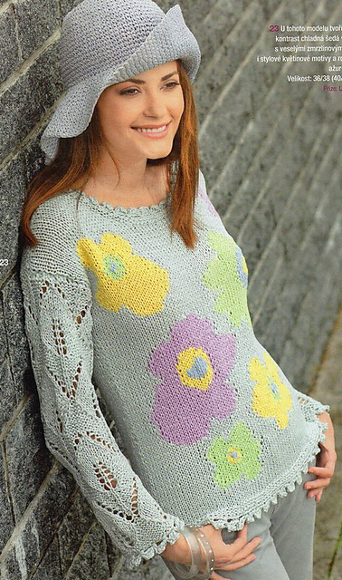 # 23 Pulli mit Blütenmotiv