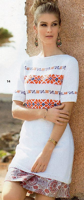# 14 Kleid mit Blütenstreifen