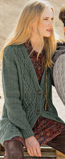 # 03 Jacke mit Aranstreifen