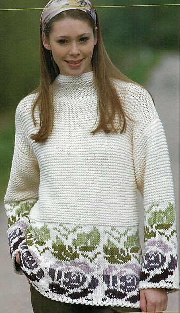 # 19 Pulli mit Rosenbordüre