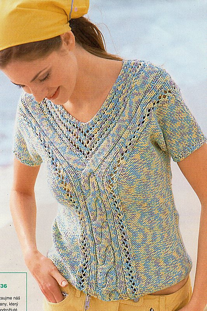 # 08 Melierter Pulli mit V-Ausschnitt