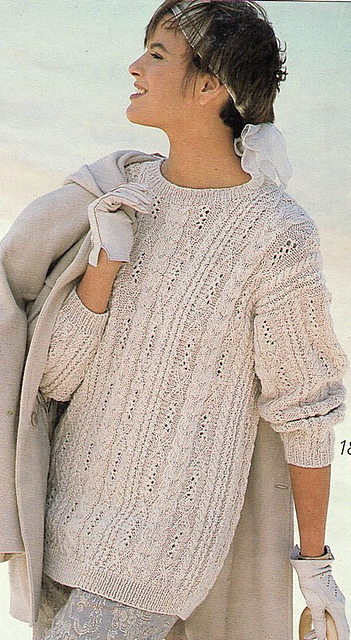# 18 Pulli mit Zopfstreifen
