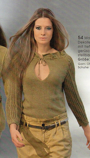 # 54 Longpulli mit Lochmusterärmeln