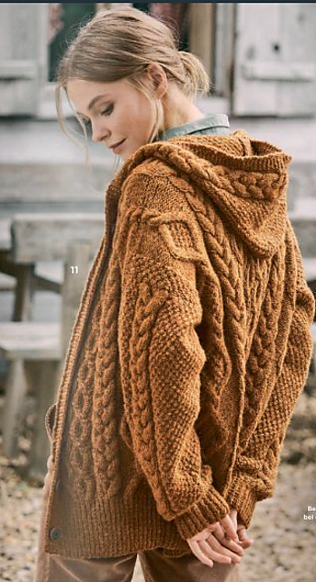 # 11 Zopfmusterjacke mit Kapuze