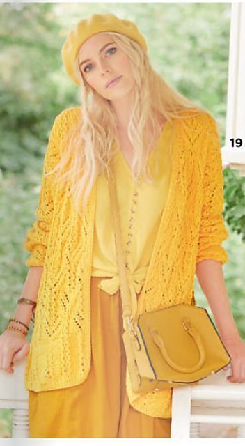 # 19 Lange Jacke mit Ajour-Rautenmuster