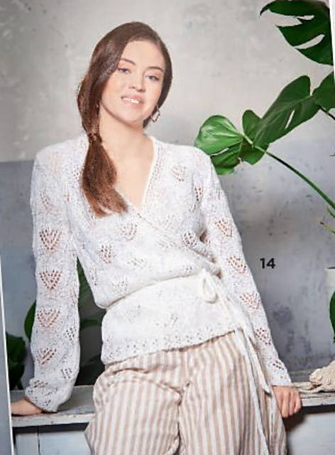 # 14 Weiße Wickeljacke mit Ajourmuster