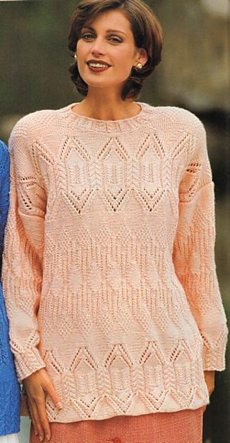 # 18 Pulli mit Zopf- und Strukturmusterstreifen
