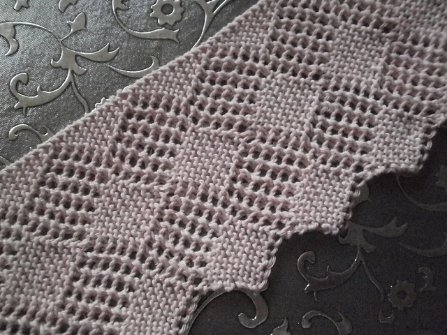 The Moira Square Lace
