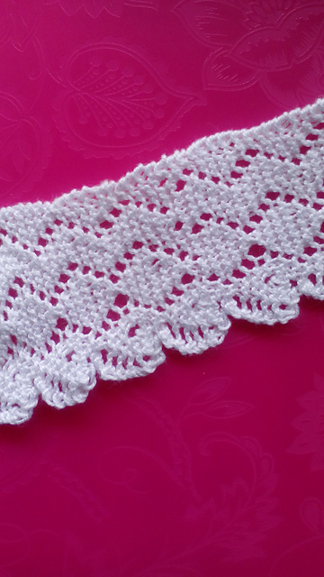 Diamond Lace with Blonde Edge
